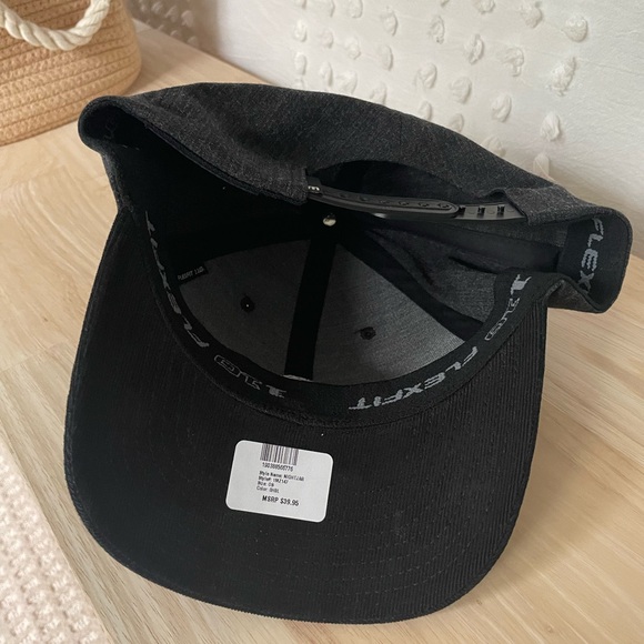 NWT Travis Mathew Nightjar FlexFit SnapBack Hat - Picture 2 of 3